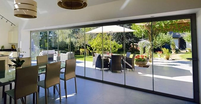 Minimalist Frameless Glass Railing Options For Indoor Outdoor Spaces